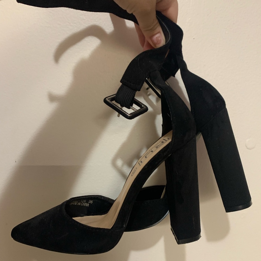 4” high heels black velvet size 36/5.5